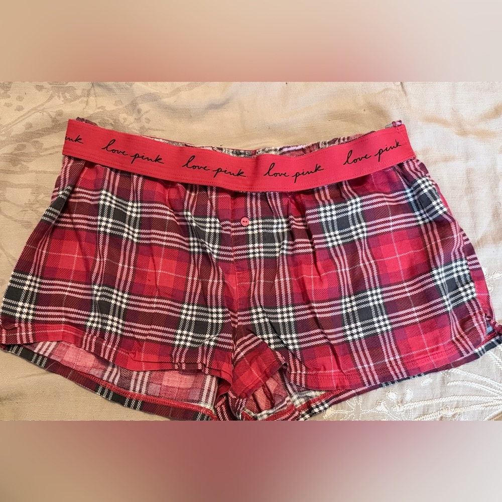 ‼️SOLD‼️ 
PINK Victoria's Secret Red Black Plaid Lounge Shorts
